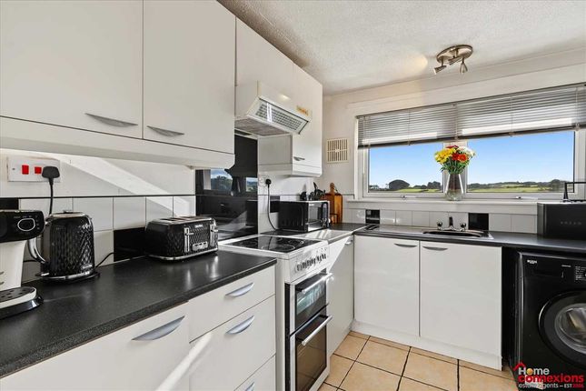 57, Mauchline, Calderwood, EAST KILBRIDE photo 4