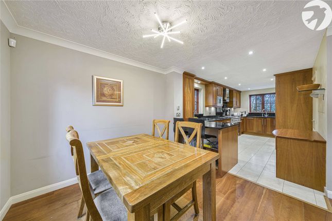 39, Darenth Park Avenue, Dartford photo 4