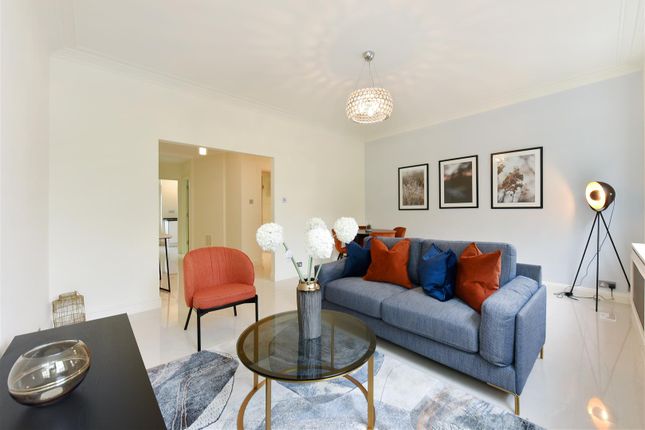 Flat to rent in Lowndes Square, Belgravia