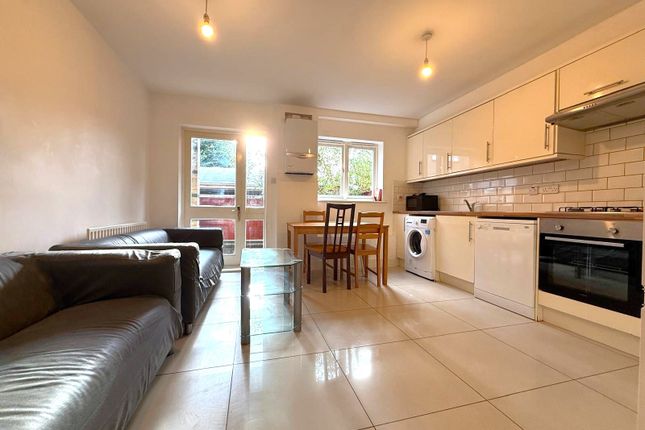 8, Ferry Street, London photo 2