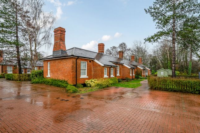 2-bed house on 26, Osborne Quarters, Netley Abbey, £399,950