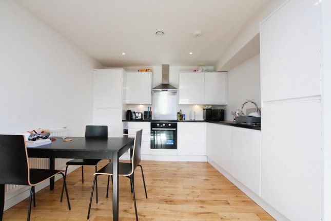 Flat 6 Ropemaker Court, 11 Lower Park Row, Bristol photo 4