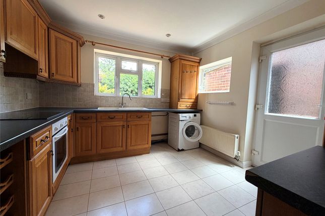 6, Kings Keep, Hampshire photo 2
