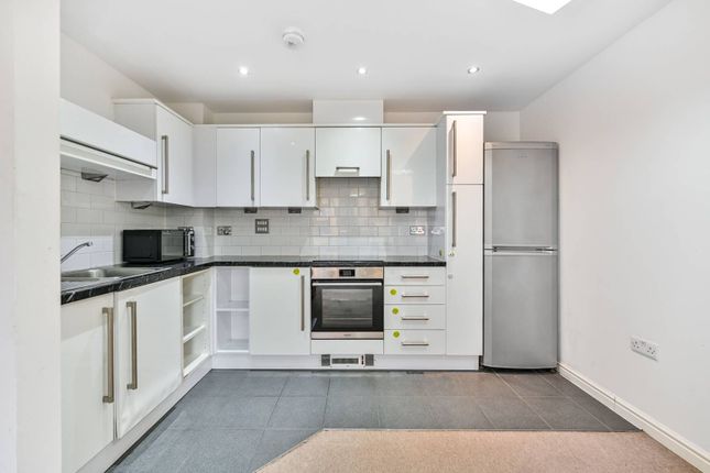 Prince Regent Road, Hounslow photo 3