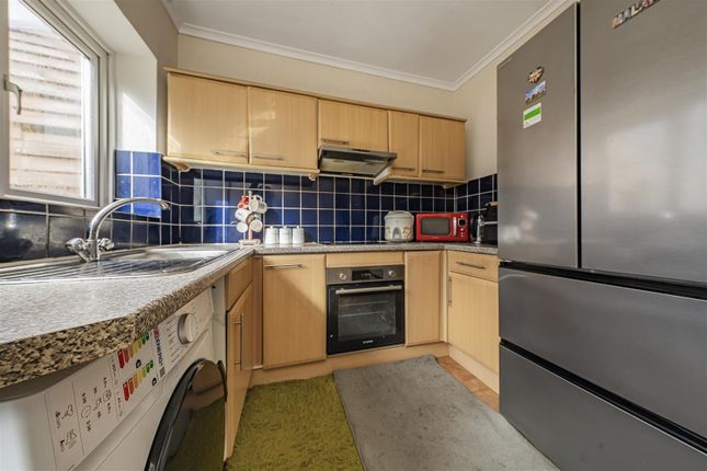 45, Vale Road, Windsor photo 3