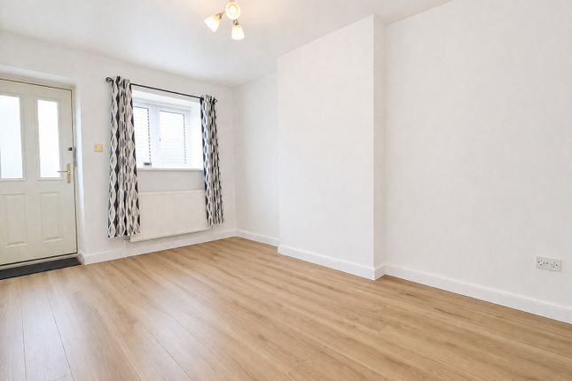 9, Napier Green, Salford photo 2