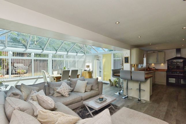 26, Kingshill Drive, Milton Keynes photo 4