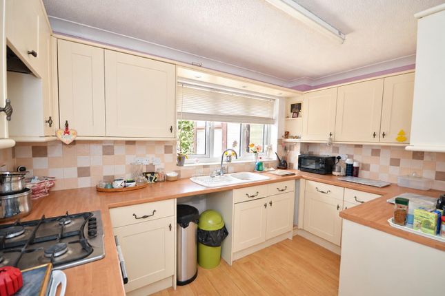 19, Broadlands, Raunds photo 4
