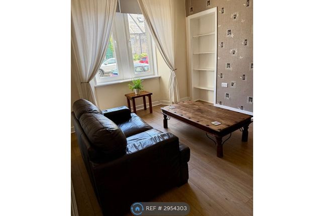 1-bed flat on Brucefield Avenue, Dunfermline, £750/mo