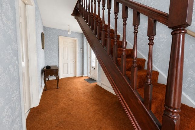 10 Ringwood Close, Northampton photo 2