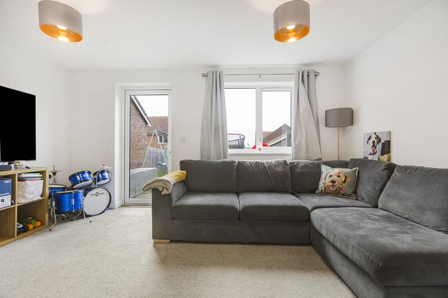 37, Candytuft Way, Didcot photo 3