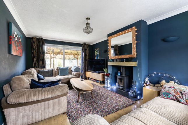 2, Herridge Close, Bramley photo 2