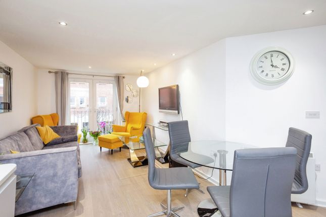 Flat for sale in Elmira Way, Salford, Greater Manchester