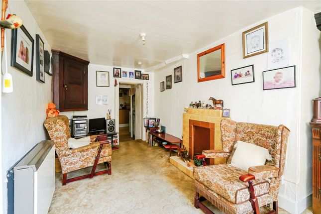 Old Saddlers, 33, Witney Street, Oxfordshire photo 3