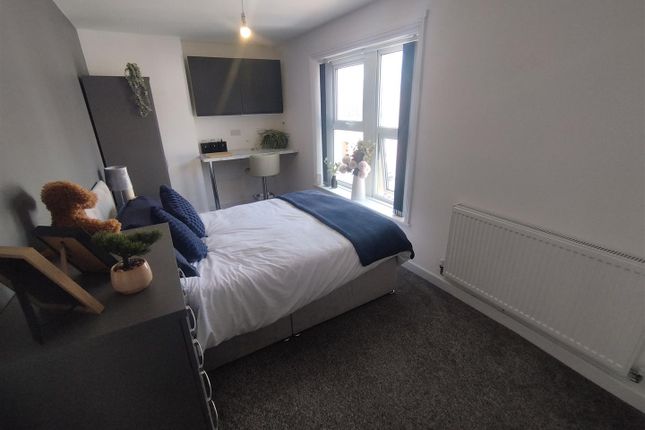 Room 3, 2, Portland Street, Sutton-In-Ashfield photo 2