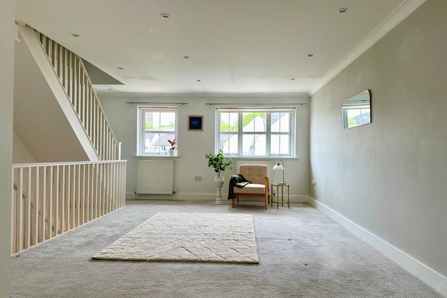 17 Flora Gardens, Helston photo 3