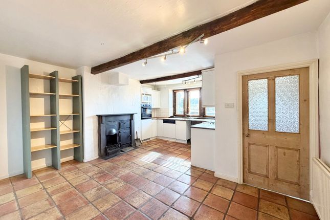 21, Cinderhills Road, West Yorkshire photo 3