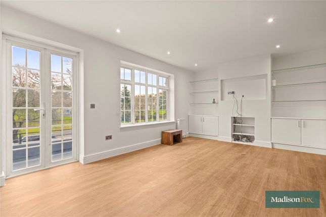 10a Brook Mews,, High Road, Chigwell photo 2