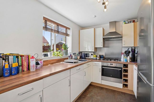 20 Gordon Marshall Close, Witney photo 4