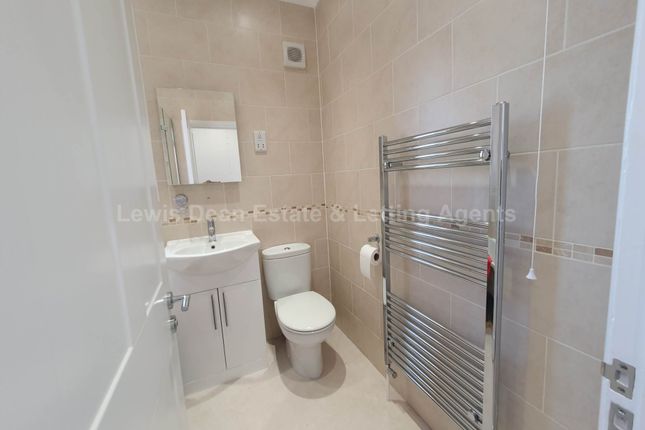 3, Ashmore Crescent, Poole photo 3
