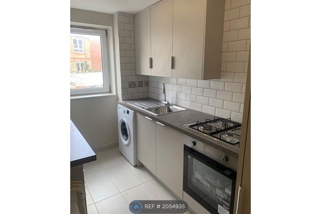 Thumbnail Flat to rent in Rodney Road, London