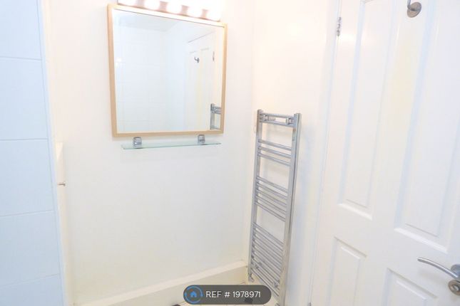 Flat to rent in Bawdale Road, London