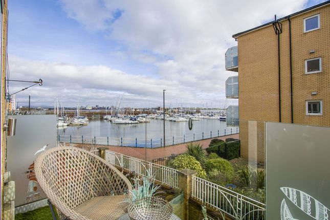 16, Chandlers Way, Penarth photo 4