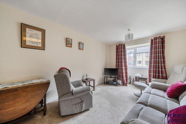13, Church Farm, Stratton photo 4