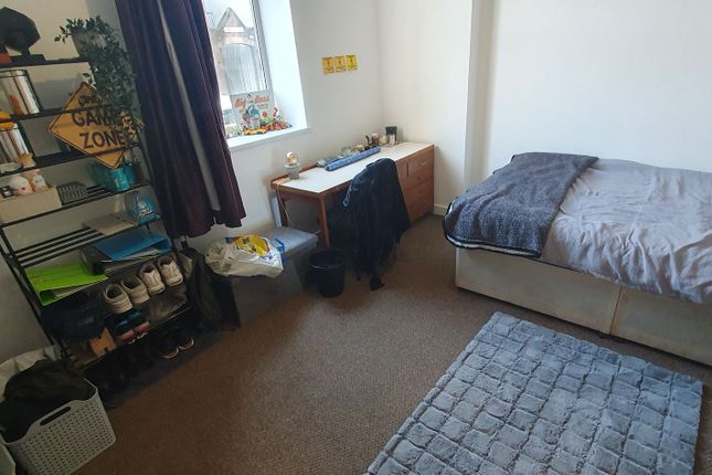 17 Moira Street, Cardiff photo 4