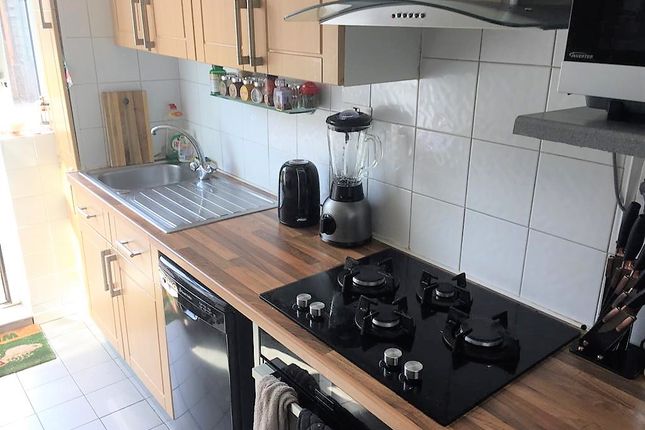 213, Hedgemans Road , Dagenham  photo 5
