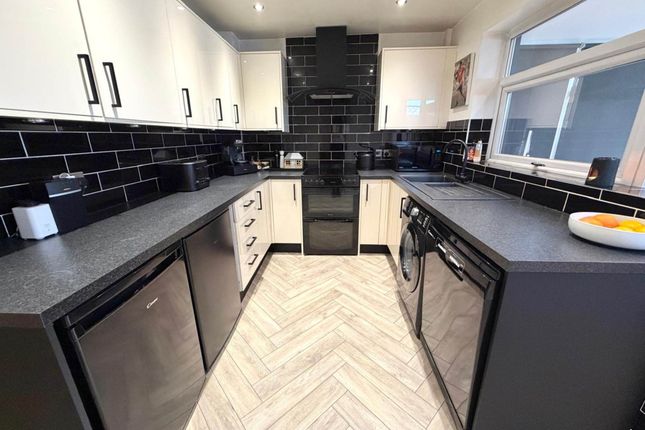 5, Amy Walk, Fazakerley photo 4