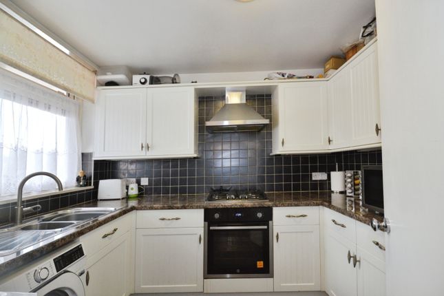 1113, High Road, Romford photo 2