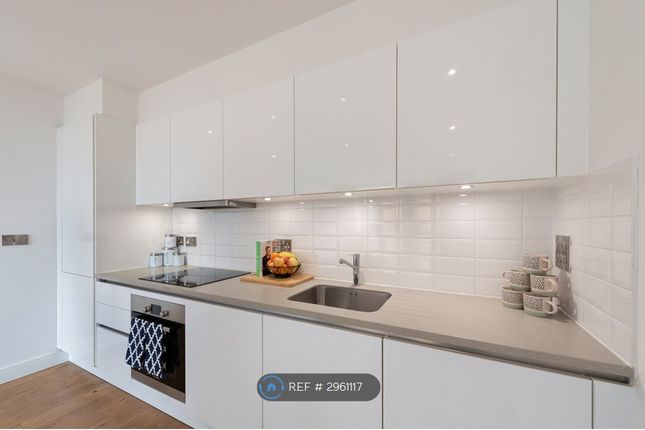 Flat, Montrose Crescent, Wembley photo 3