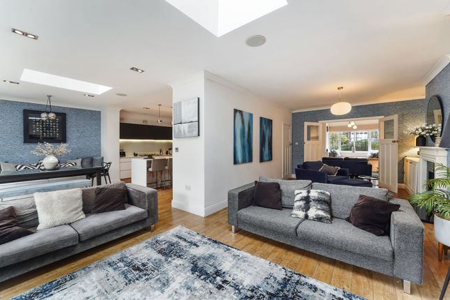 118 Manor Green Road, Epsom photo 4