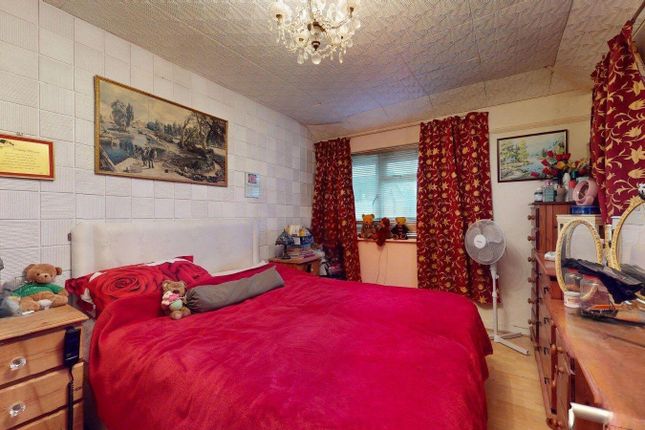 Bushey Bedroom 4Fktdf1-P0Mw7Iui_3Vjgw.Jpg