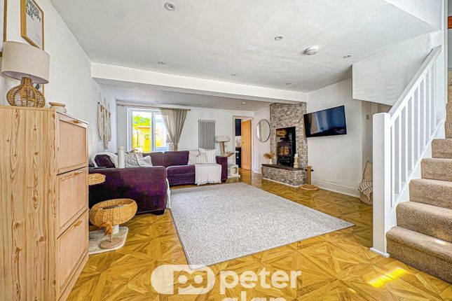 43, Cardiff photo 3