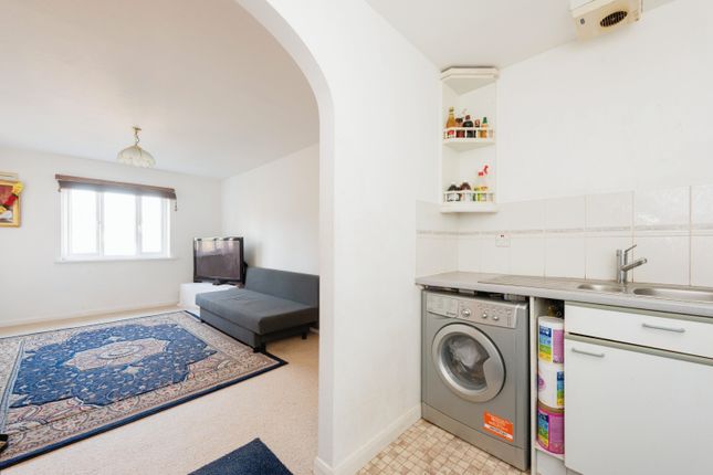 Flat 19, The Beeches, Lampton Road, Hounslow photo 4