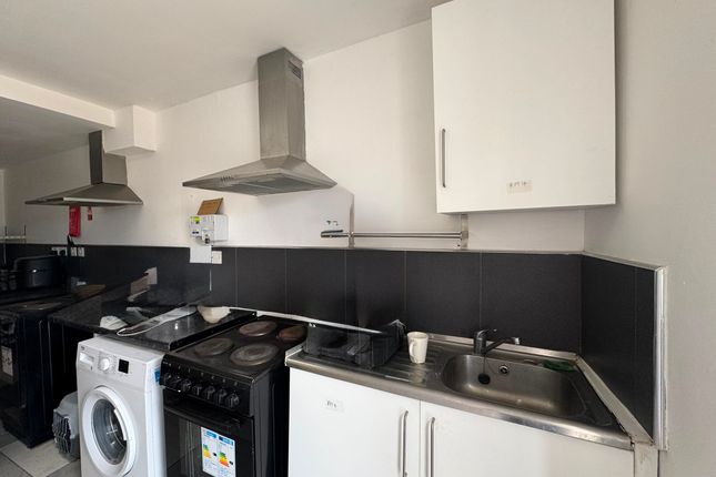 Flat 2,, Maybank Avenue, Wembley photo 3