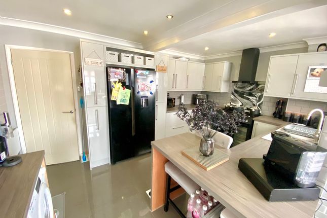 16, Walton Court, Fareham photo 4