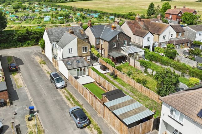 100, Hitcham Road, Buckinghamshire photo 2