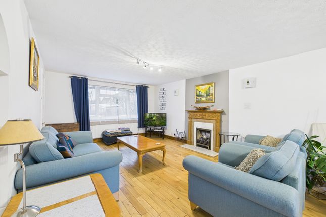 125 Lambs Farm Road, Horsham photo 2