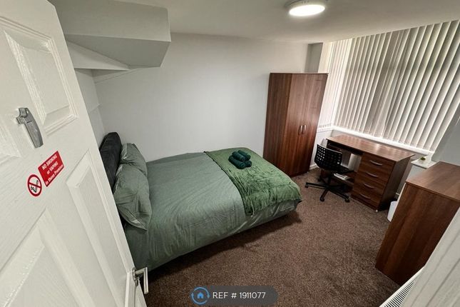 Room to rent in Heeley Road, Birmingham B29