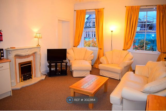 2-bed flat on Flat, High Street, Elgin, £800/mo
