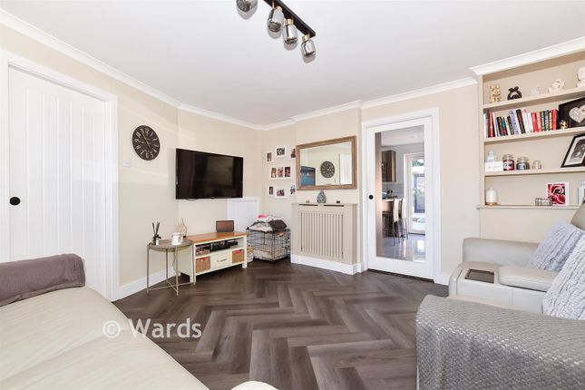 5, Stanley Close, Staplehurst photo 3
