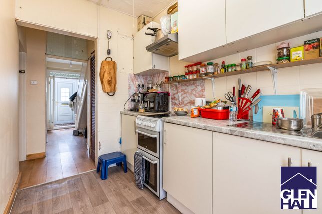 Terraced house for sale in Oakleigh Road South, London