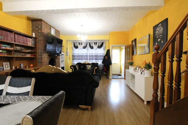 18, Asplins Road, London photo 4
