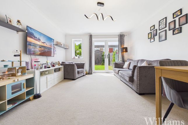20 Carnation Way, Aylesbury photo 2
