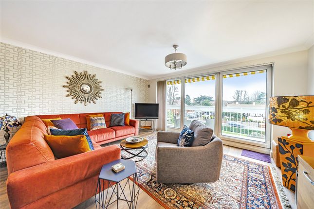 Flat for sale in Orchard Road, Bromley