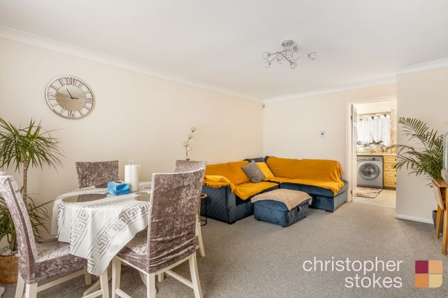 56 Claremont, Cheshunt, Hertfordshire photo 2