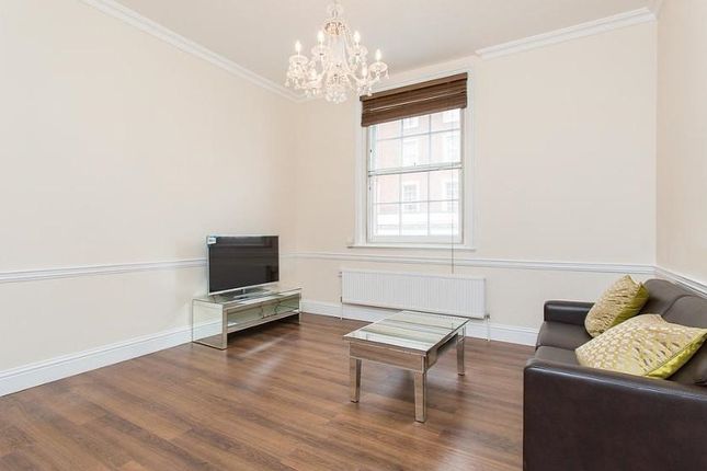 Flat to rent in Duke Street, London